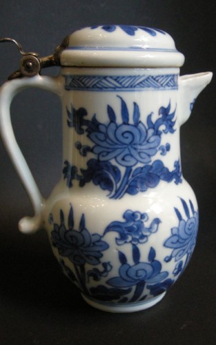 Verseuse en porcelaine bleu blanc - Kangxi 1662/1722 - Arts d