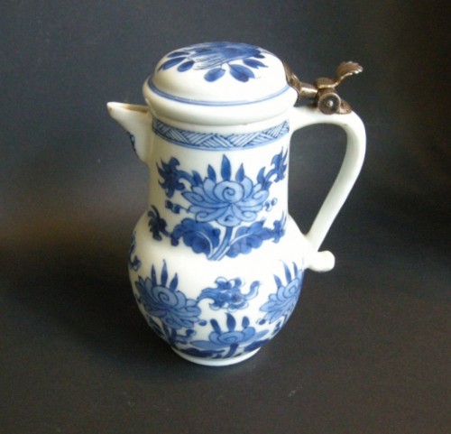 Verseuse en porcelaine bleu blanc - Kangxi 1662/1722 - Bertrand de Lavergne