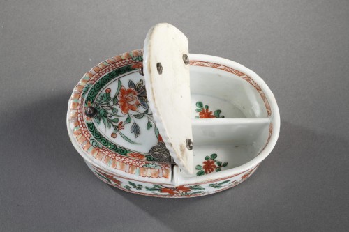 Paire de boites a epices en porcelaine Famille verte . Kangxi 1662/1722 - Bertrand de Lavergne
