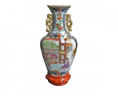 Vase mural en porcelaine - Epoque Jiaqing 1796/1820