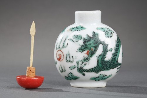 XIXe siècle - Flacon tabatière en porcelaine - Marque et periode Daoguang (1821-1850)