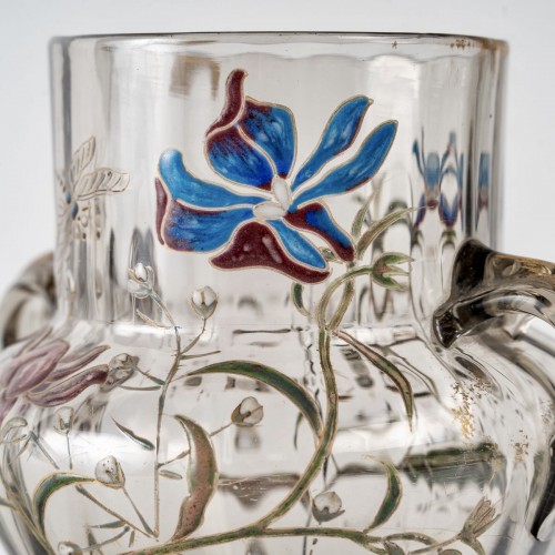 Emile Gallé Cristallerie - Vase à anses en verre émaillé d'Iris et d'une libellule - BG Arts