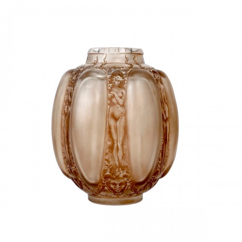 1912 René Lalique - Vase "Six Figurines et Masques" 