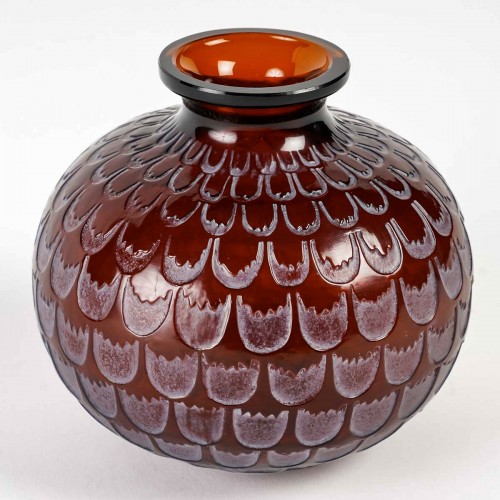 Verrerie, Cristallerie  - 1930 René Lalique - Vase Grenade Rouge