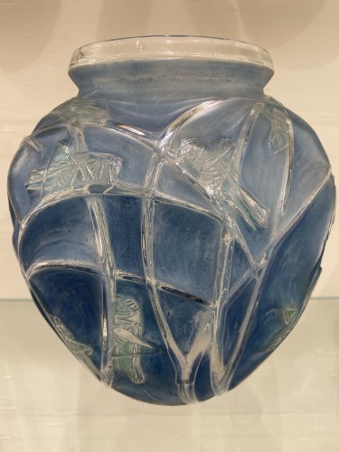 1912 René Lalique - Vase Sauterelles patiné d'origine bleu et vert - BG Arts