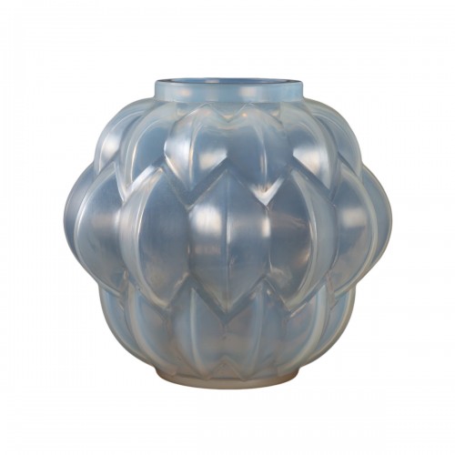1927 René Lalique - Vase Nivernais Opalescent Triple Couche