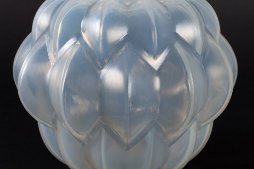 Verrerie, Cristallerie  - 1927 René Lalique - Vase Nivernais Opalescent Triple Couche