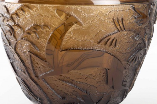 Daum - Vase Monumental « Antilopes et feuillages » verre topaz dégagé à l’acide - Art Déco