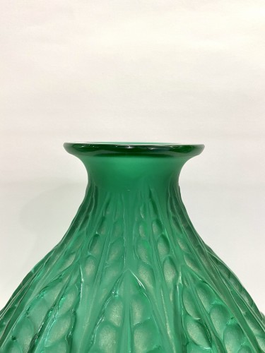Verrerie, Cristallerie  - 1927 René Lalique - Vase Malesherbes vert émeraude patiné blanc