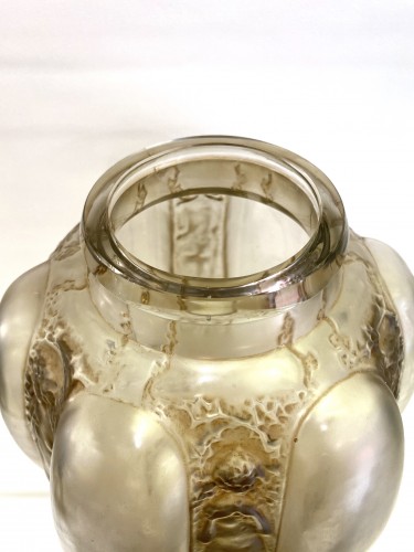 Antiquités - 1912 René Lalique - Vase « Six Figurines et Masques » 