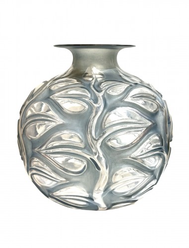 1926 René Lalique - Vase Sophora