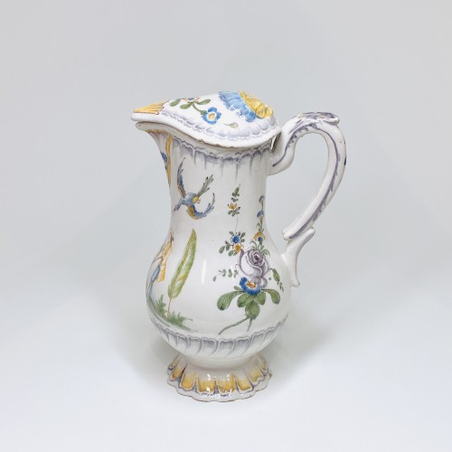 Pichet décoré d'une scène représentant "Le contrat mariage" - Varages XVIIIe siècle - Céramiques, Porcelaines Style Louis XVI