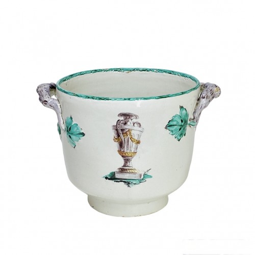 Céramiques, Porcelaines  - Rafraîchissoir à bouteille en faïence de Saint-Amand-Les-Eaux XVIIIe siècle