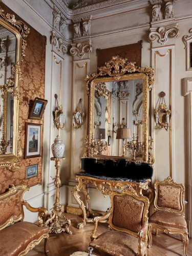 Important ensemble de mobilier de  salon en bois doré du XIXe siècle - 