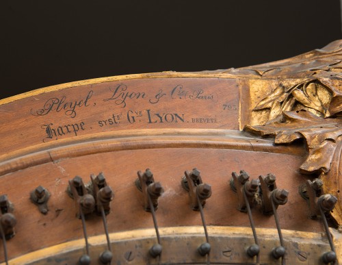 Mobilier Meuble d'appoint - Harpe fin 19e siècle signée "Gustave Lyon" 