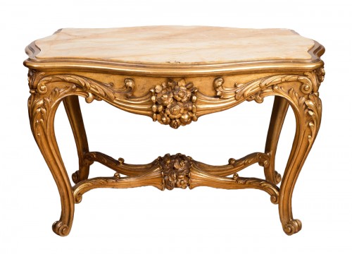 Table en bois doré sculpté, fin 19 siècle