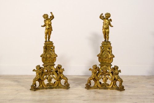 Objet de décoration  - Paire de chenets en bronze finement ciselé et doré, Venise XIXe siècle