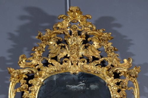 Louis XV - Miroir baroque en bois sculpté et doré à la Mecca, Italie milieu du XVIIIe siècle