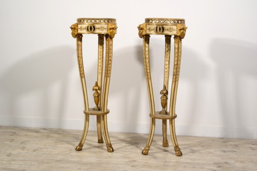 Mobilier Table & Guéridon - Paire de guéridon néoclassiques en bois laqué doré, Italie XVIIIe siècle