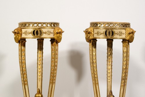 Paire de guéridon néoclassiques en bois laqué doré, Italie XVIIIe siècle - Brozzetti Antichità