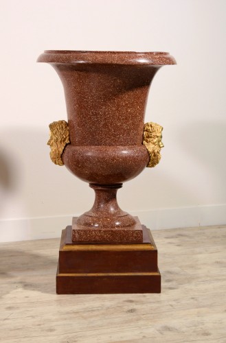  - Paire de vases en bronze laqué faux porphyre, Rome XXe siècle