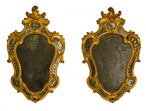 Paire de petits miroirs piémontais en bois doré, Italie, XVIIIe siècle