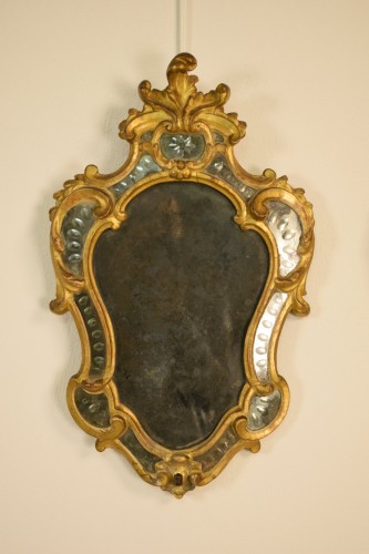 Miroirs, Trumeaux  - Paire de petits miroirs piémontais en bois doré, Italie, XVIIIe siècle