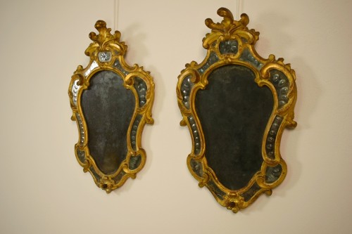 XVIIIe siècle - Paire de petits miroirs piémontais en bois doré, Italie, XVIIIe siècle