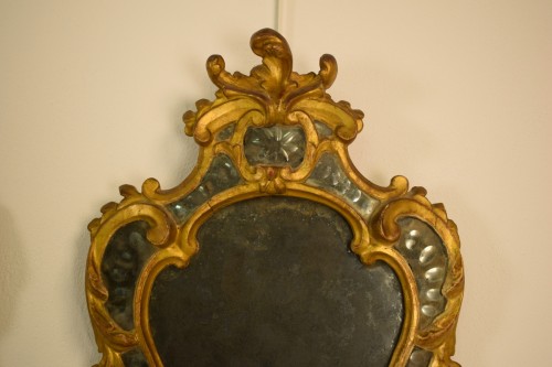 Paire de petits miroirs piémontais en bois doré, Italie, XVIIIe siècle - Louis XV