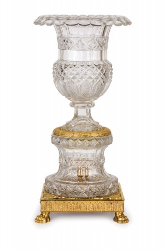 Vase central en cristal meulé et bronze doré, France, début XIXe siècle