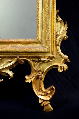 XVIIIe siècle - Miroir vénitien en bois sculpté et doré, XVIIIe siècle