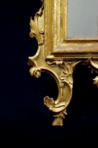 Miroir vénitien en bois sculpté et doré, XVIIIe siècle - Louis XV