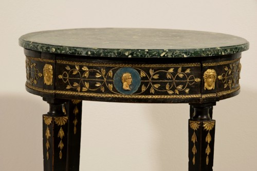 Antiquités - Table de salon en bois sculpté et laqué, néoclassique italien du XVIIIe siècle