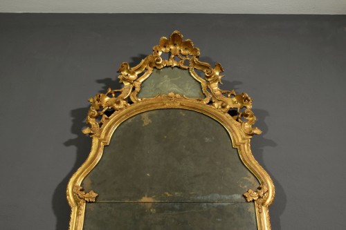 XVIIIe siècle - Miroir en bois sculpté et doré, Venise XVIIIe siècle