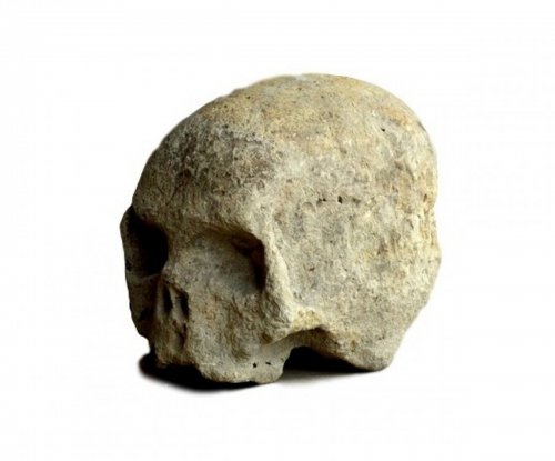Crâne en pierre sculpté XVIe siècle