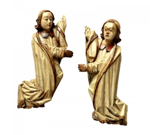 Paire d'anges en tilleul sculpté XVIe siècle