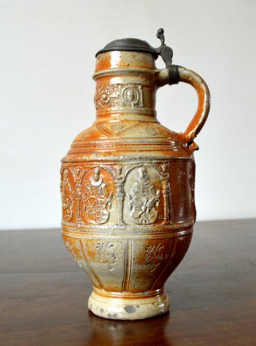 XVIIe siècle - Cruche aux en grès émaillé, Raeren daté 1603
