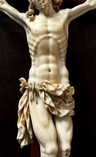XVIIe siècle - Christ du XVIIe siècle en ivoire