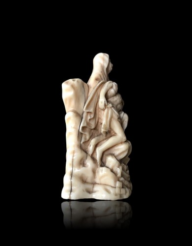 Pieta miniature en ivoire sculpté XVIIe siècle - 