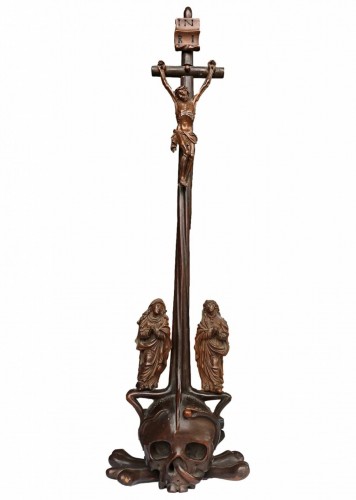 Crucifix en bois fruitier et buis.XVIIe siècle