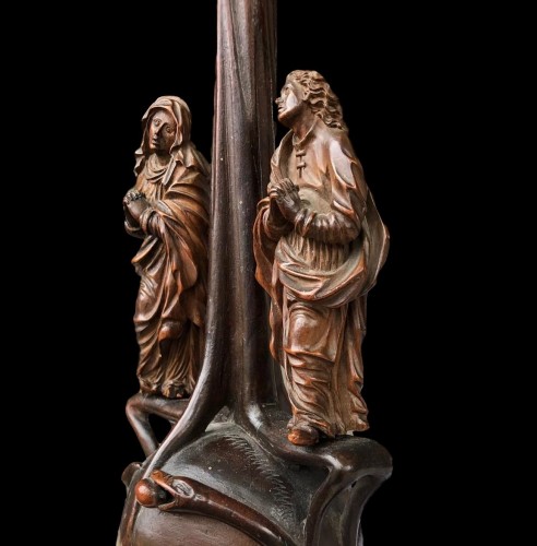 Crucifix en bois fruitier et buis.XVIIe siècle - Steven Bouchaert