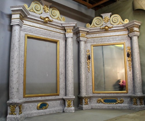 XIXe siècle - Paire de grands miroirs baroques polychromes XIXe