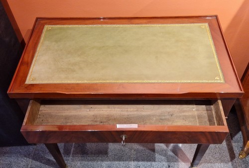 Petite table bureau en acajou à divers usages - Castellino Fine Arts