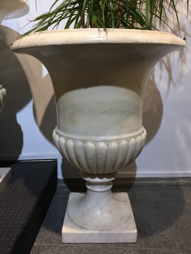 Objet de décoration  - Paire de grands vases Médicis en marbre