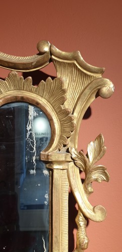 XVIIIe siècle - Miroir anglais en bois doré
