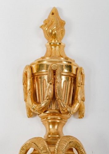 XIXe siècle - Suite de sept appliques Napoléon III en bronze doré