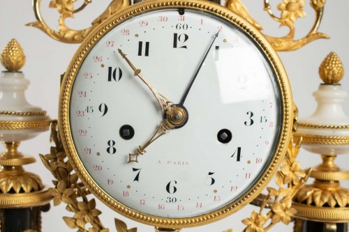 Pendule portique d'époque Louis XVI - Horlogerie Style Louis XVI