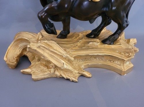 Antiquités - Importante Pendule Louis XV « au taureau » ou « l'enlèvement d'europe »