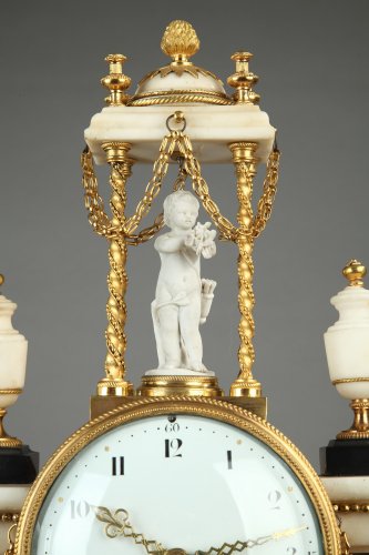 Pendule Temple Louis XVI - Horlogerie Style Louis XVI