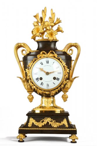 Pendule Vase Louis XVI - THIABAUD, Horloger du Garde Meuble de la Couronne